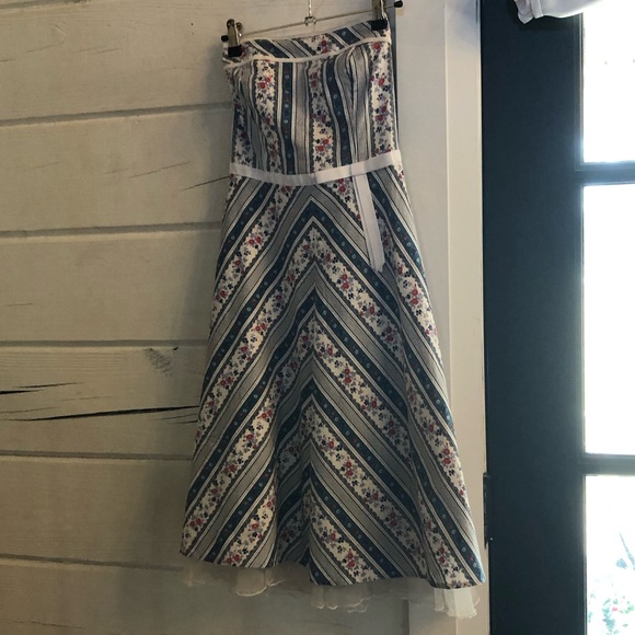 Adorable retro style fit and flair size 5 - Picture 2 of 11